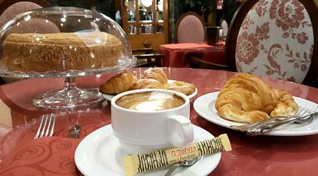 Cafe & Bar Cafe & Bar